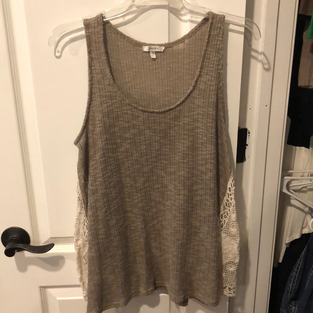 Cute top with lace on sides